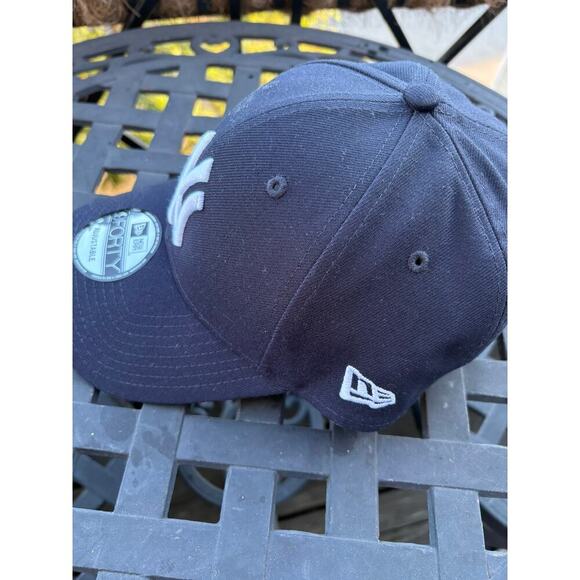 New Era 9FORTY New York Yankees Adjustable Baseball Cap Navy Blue - Picture 2 of 4